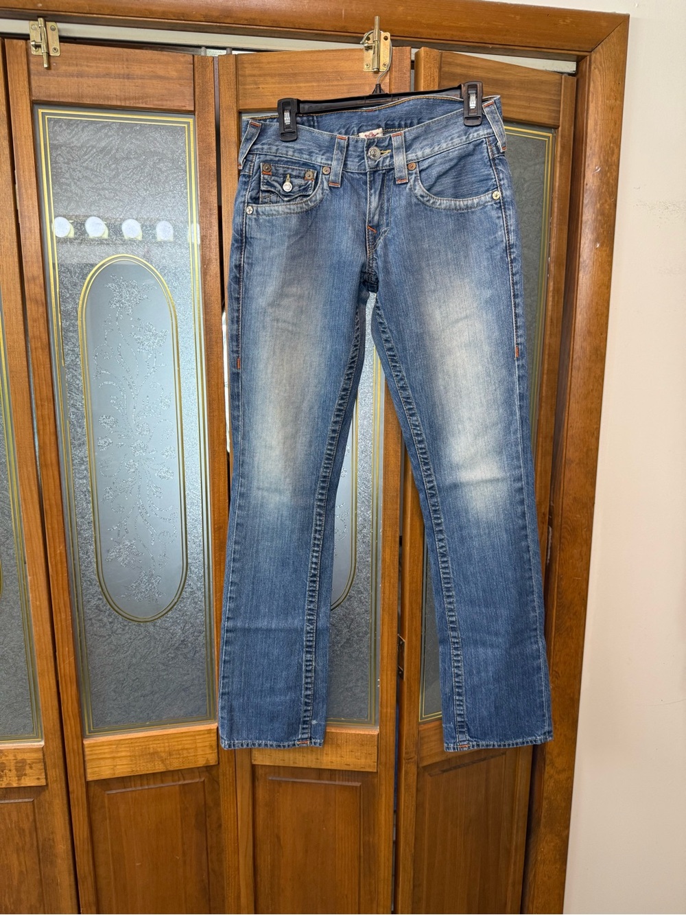 TRUE RELIGION Ladies Faded Blue Straight-Leg Jeans, EUC